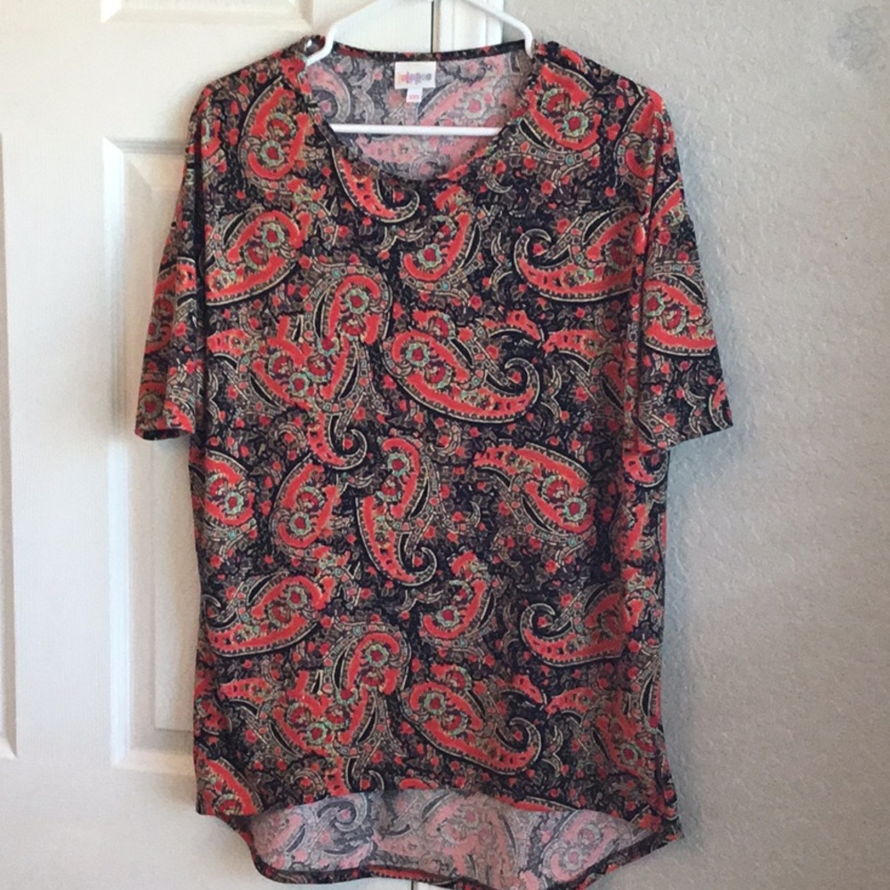 Super comfy paisley print tunic length top.